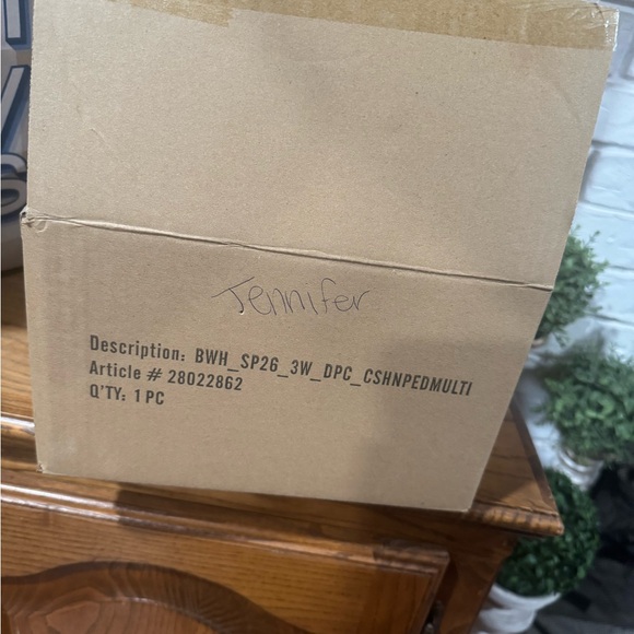 Aurora Gold Crown on Silver Cushion Candle Holder. New in original box. - Picture 6 of 6